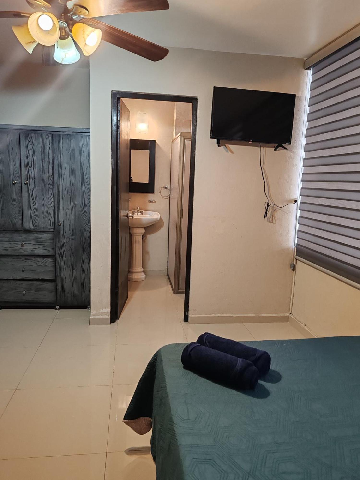 Hostal Vitta Guadalajara Exteriér fotografie
